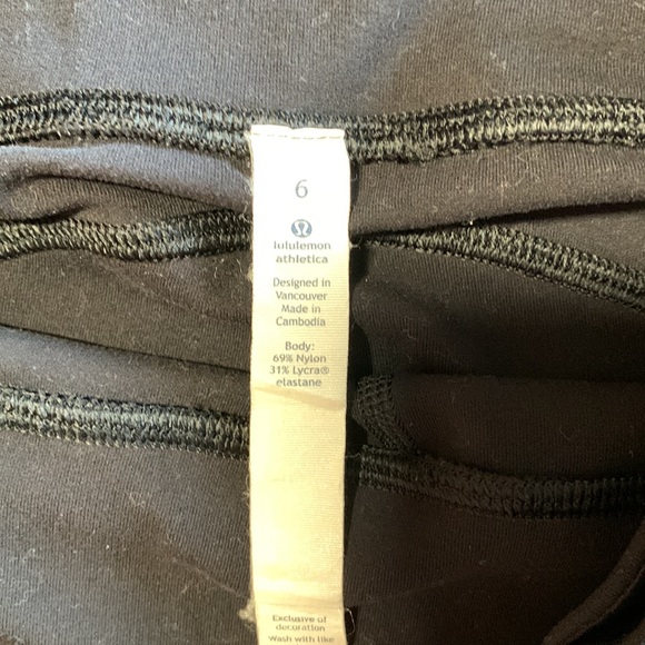 Lululemon Tights with side pockets Sz 6 (Inseam 27") - Picture 3 of 5